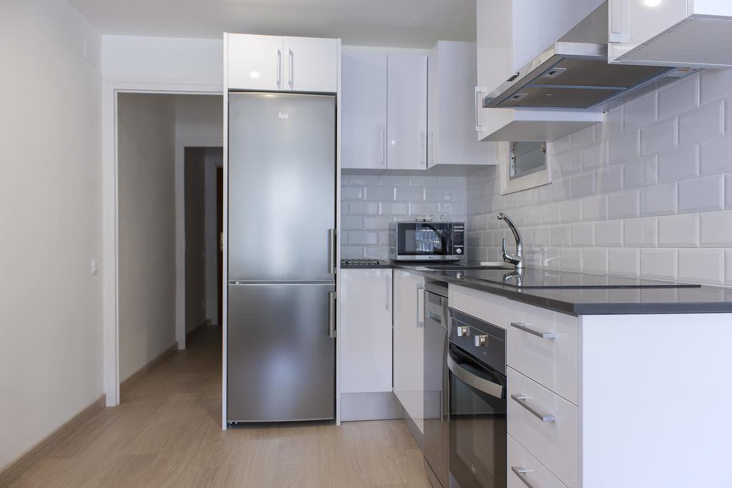 Flateli Roger 6 Apartment Барселона Екстериор снимка