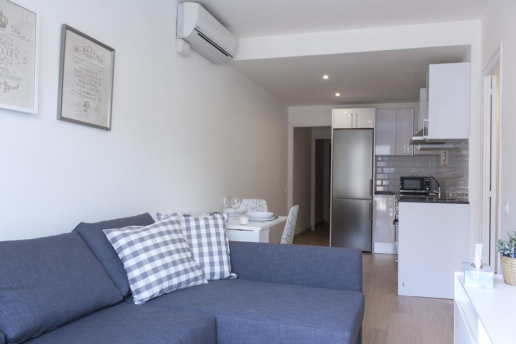 Flateli Roger 6 Apartment Барселона Екстериор снимка