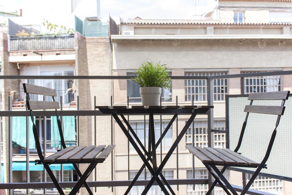 Flateli Roger 6 Apartment Барселона Екстериор снимка