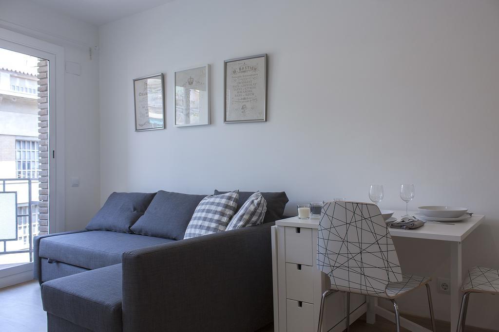 Flateli Roger 6 Apartment Барселона Екстериор снимка