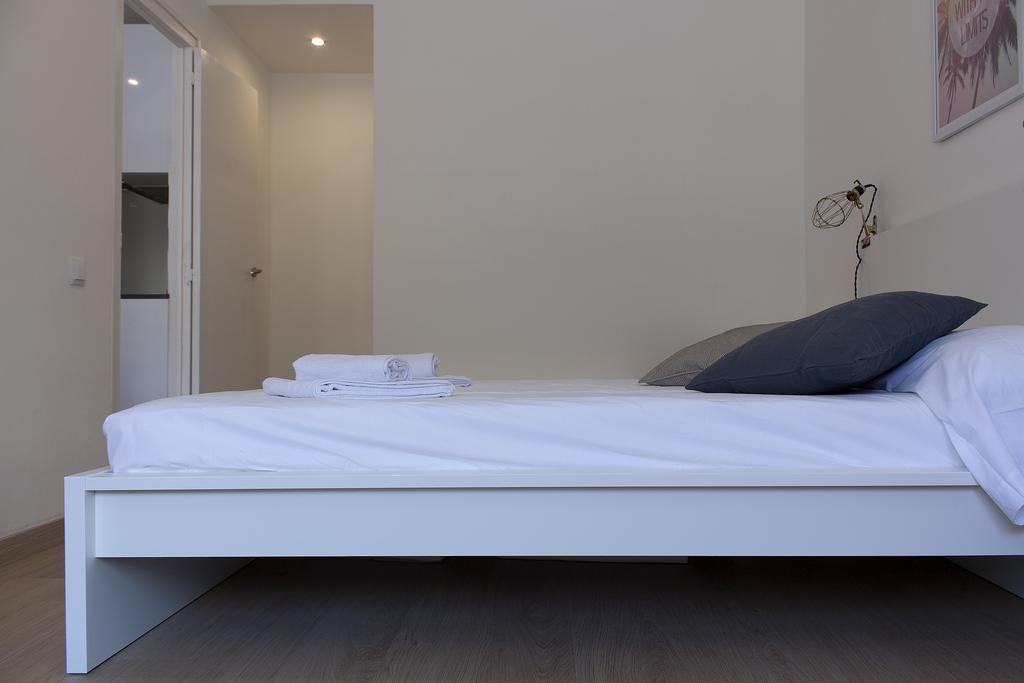 Flateli Roger 6 Apartment Барселона Екстериор снимка